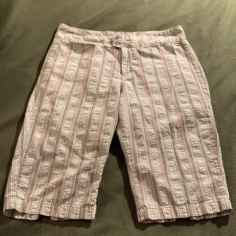 Columbia “River Resort” striped shorts. Inseam 12 inches. Size 8 - Picture 1 of 13